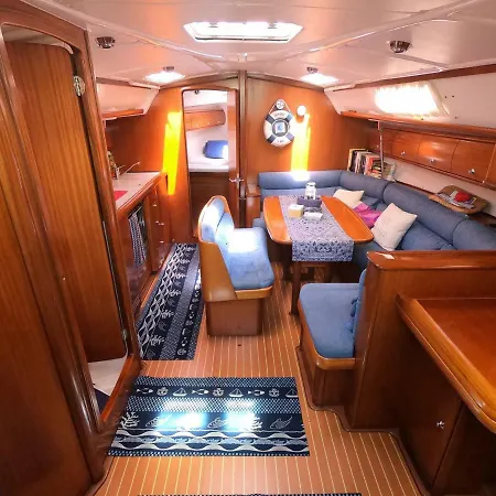 Botel Wind Sardinya Sail Charter Boat 3*